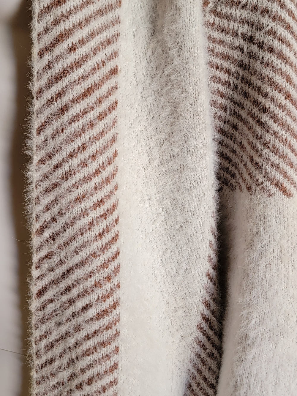 Cozy Open-Front Cream and Tan Women’s Sweater Cardigan - Picture 3 of 3